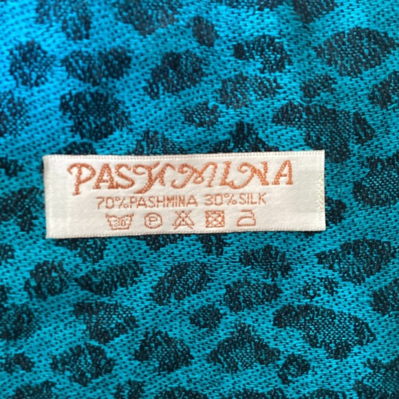 Pashmina & Silk Womens Scarf Shawl Fringed Paisley Blue Black Wrap 27" × 74" - Picture 4 of 4